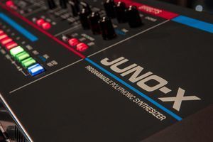 JUNO-X винтажный синтезатор фото