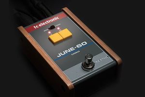 Легендарный синтезатор Roland в одной педали эффектов June-60 от TC Electronic фото