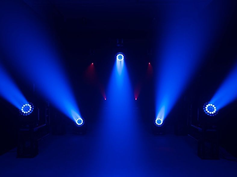 EUROLITE LED TMH-W555 Moving Head Wash Zoom EL-0185 фото
