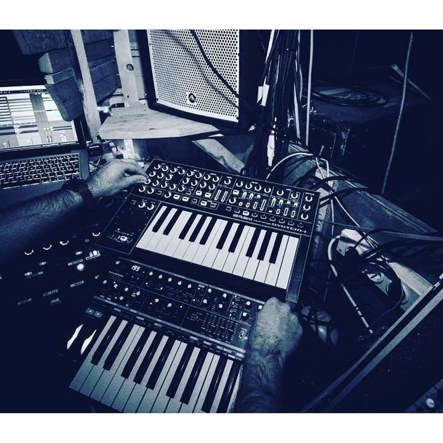 Синтезатор Roland Aira System-1 RO-1613 фото