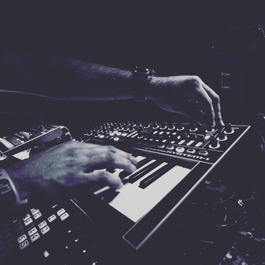 Синтезатор Roland Aira System-1 RO-1613 фото