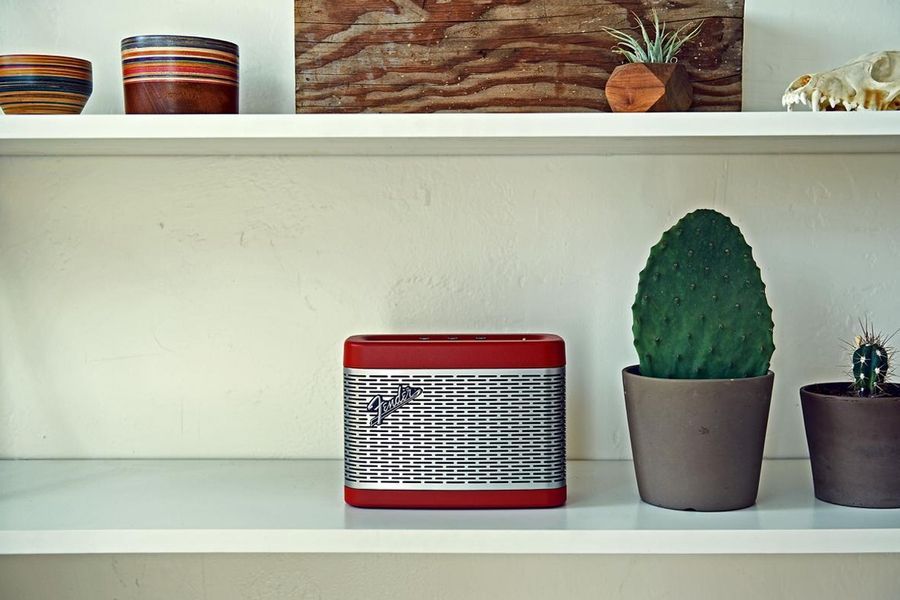 FENDER NEWPORT BLUETOOTH SPEAKER DAKOTA RED Акустична система FE-0094 фото