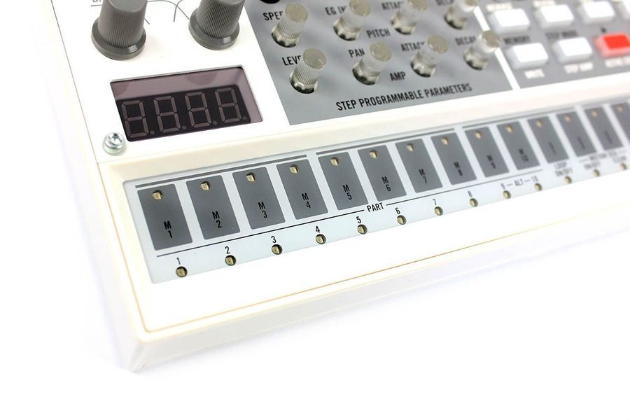 KORG VOLCA-SAMPLE Синтезатор KO-0106 фото