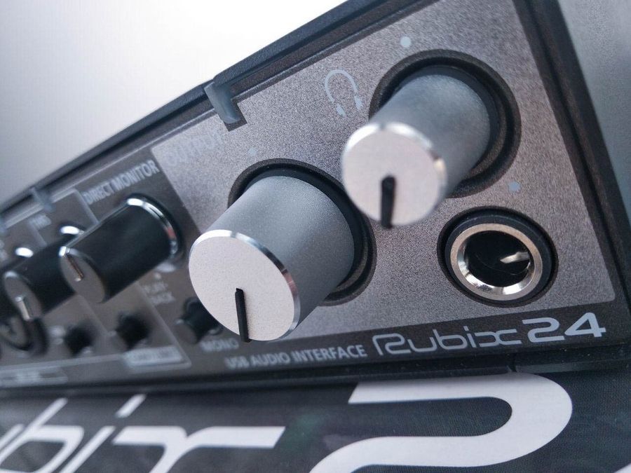 Аудіоінтерфейс Roland Rubix 24 USB RO-2293 фото