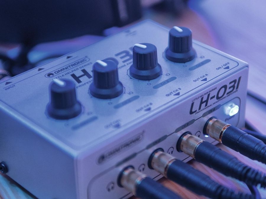 OMNITRONIC LH-031 Усилитель для наушников OM-0097 фото