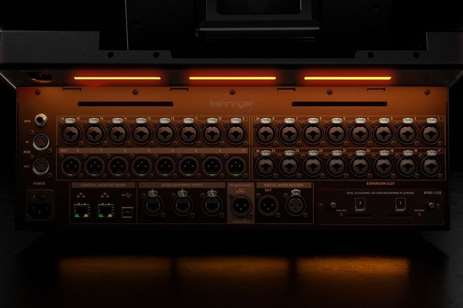 Цифровой микшер Behringer WING COMPACT BE-1144 фото