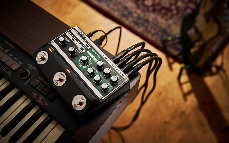 Процессор еффектов Boss RE-202 Space Echo Delay/Reverb BO-0421 фото