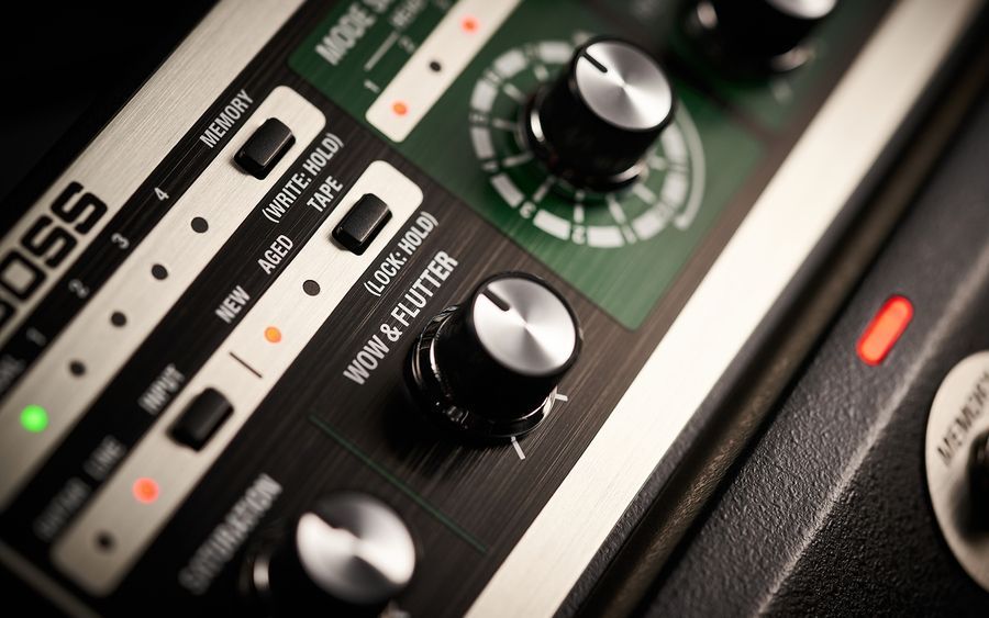 Процессор еффектов Boss RE-202 Space Echo Delay/Reverb BO-0421 фото
