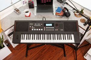 Новинка от Roland ― аранжировочная станция E-X50 фото