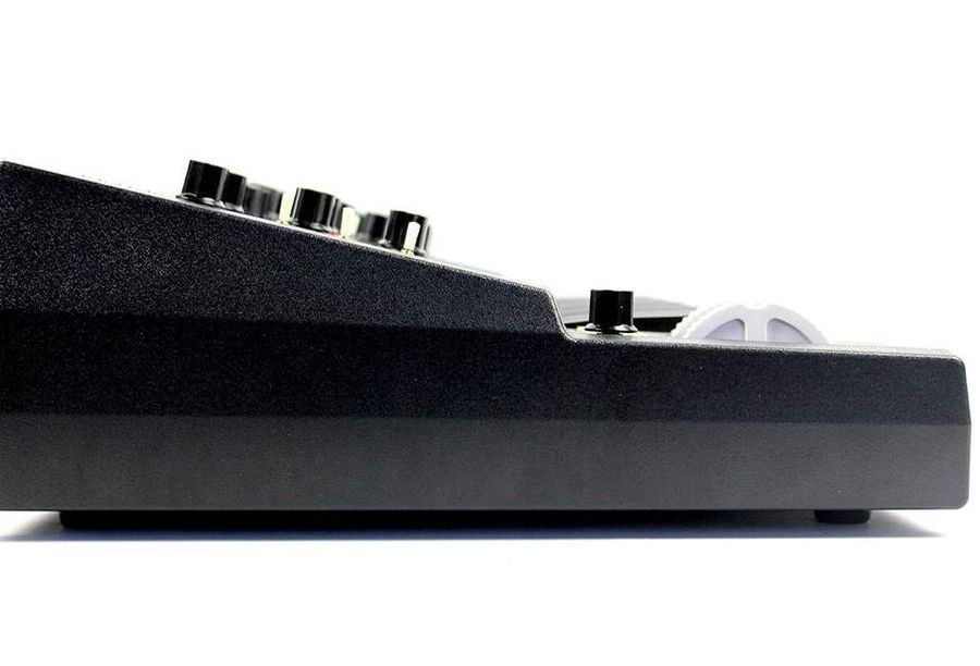 MOOG GRANDMOTHER Синтезатор аналоговий MG-0003 фото