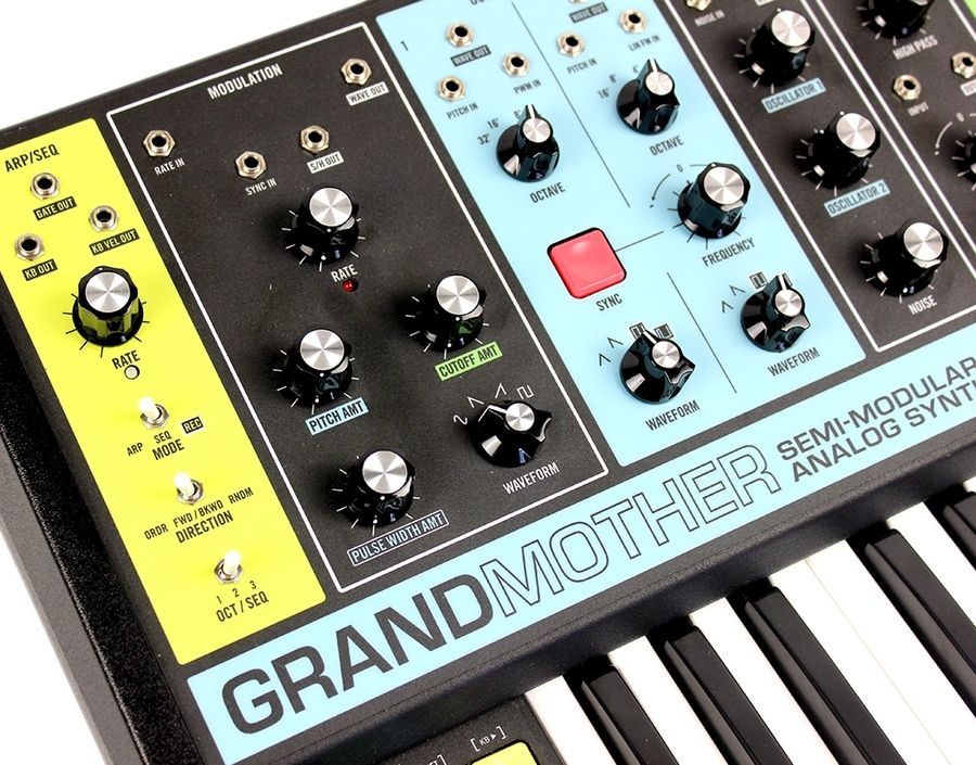 MOOG GRANDMOTHER Синтезатор аналоговий MG-0003 фото