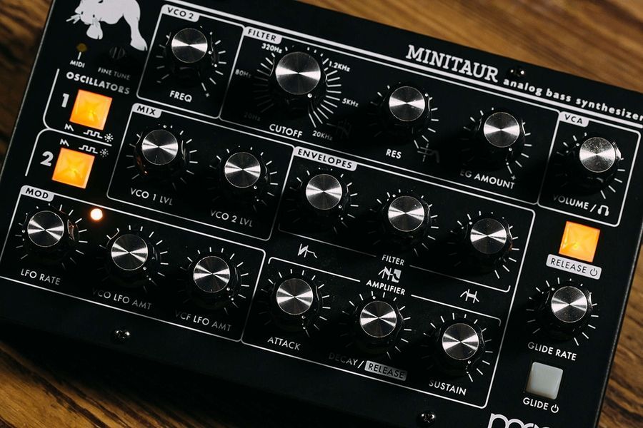 MOOG MINITAUR Синтезатор аналоговий MG-0004 фото