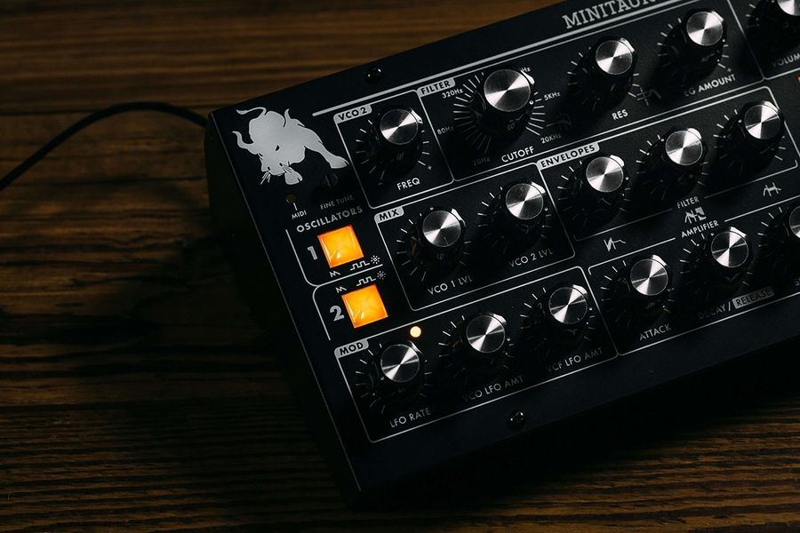 MOOG MINITAUR Синтезатор аналоговий MG-0004 фото