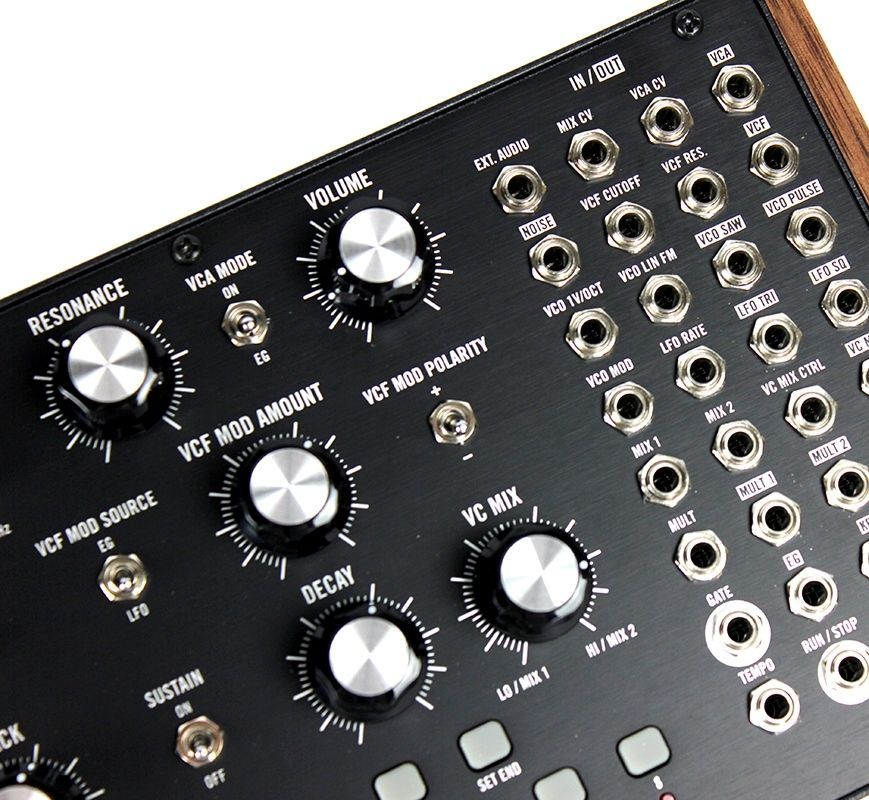 MOOG MOTHER-32 Синтезатор аналоговий MG-0005 фото