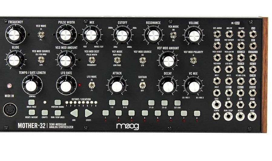 MOOG MOTHER-32 Синтезатор аналоговий MG-0005 фото