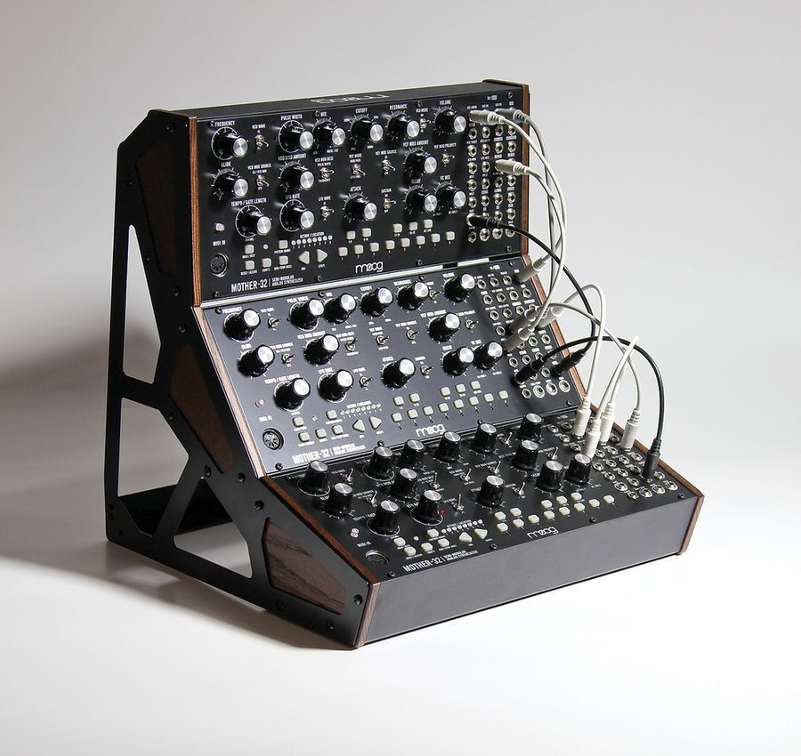 MOOG MOTHER-32 Синтезатор аналоговий MG-0005 фото