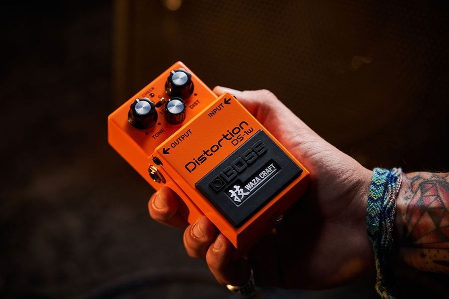 Педаль эффектов дисторшн BOSS DS1W BO-0425 фото