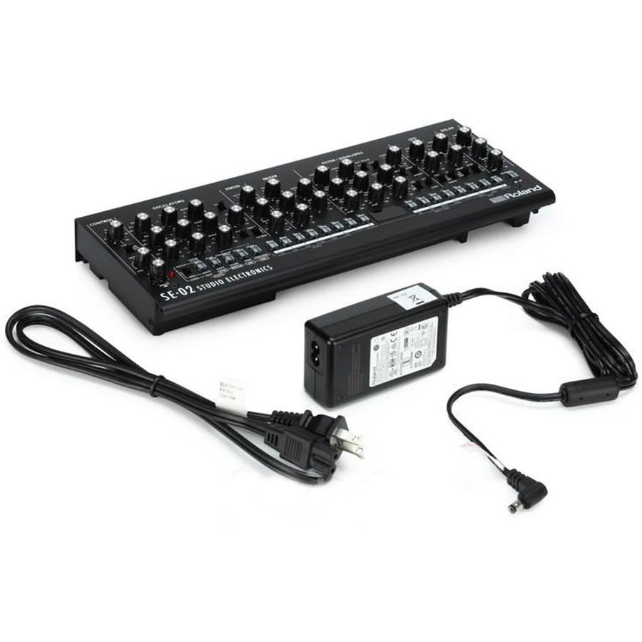 Аналоговый синтезатор Roland SE-02 RO-2305 фото