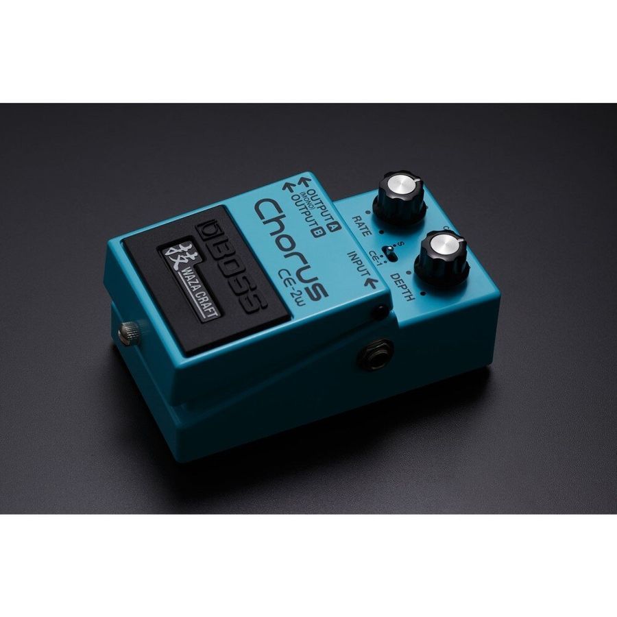 Педаль эффектов Boss CE2W Chorus BO-0190 фото