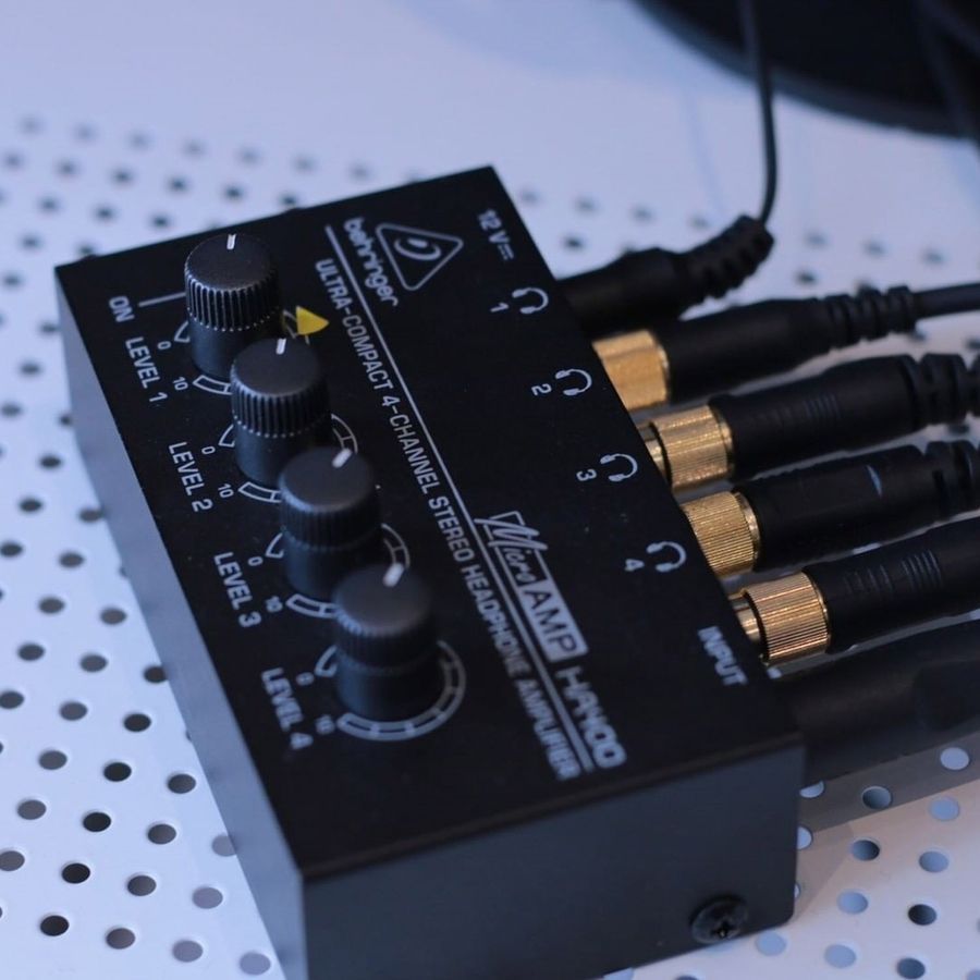 Підсилювач для навушників Behringer HA400 BE-0335 фото