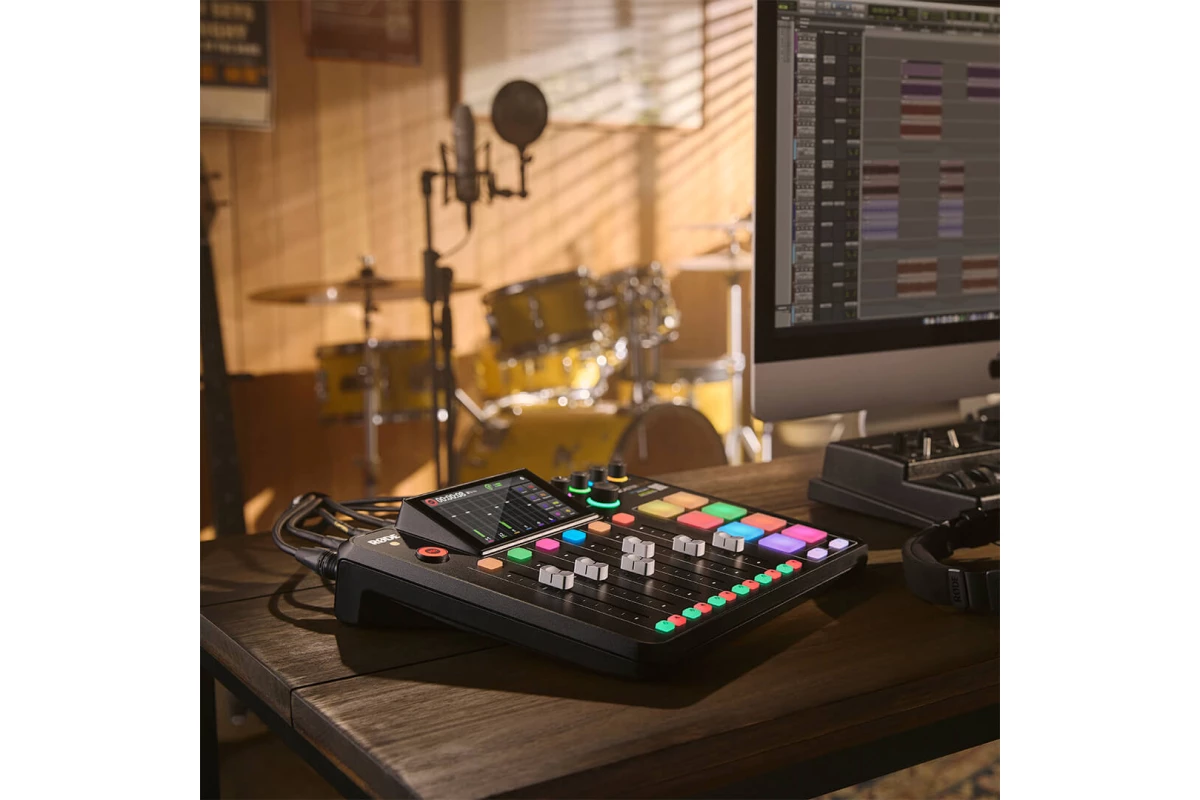 Мікширний пульт RODE CASTER Pro II