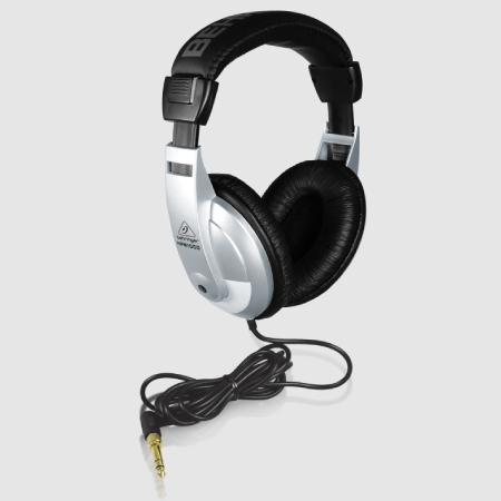Підсилювач для навушників Behringer PM1