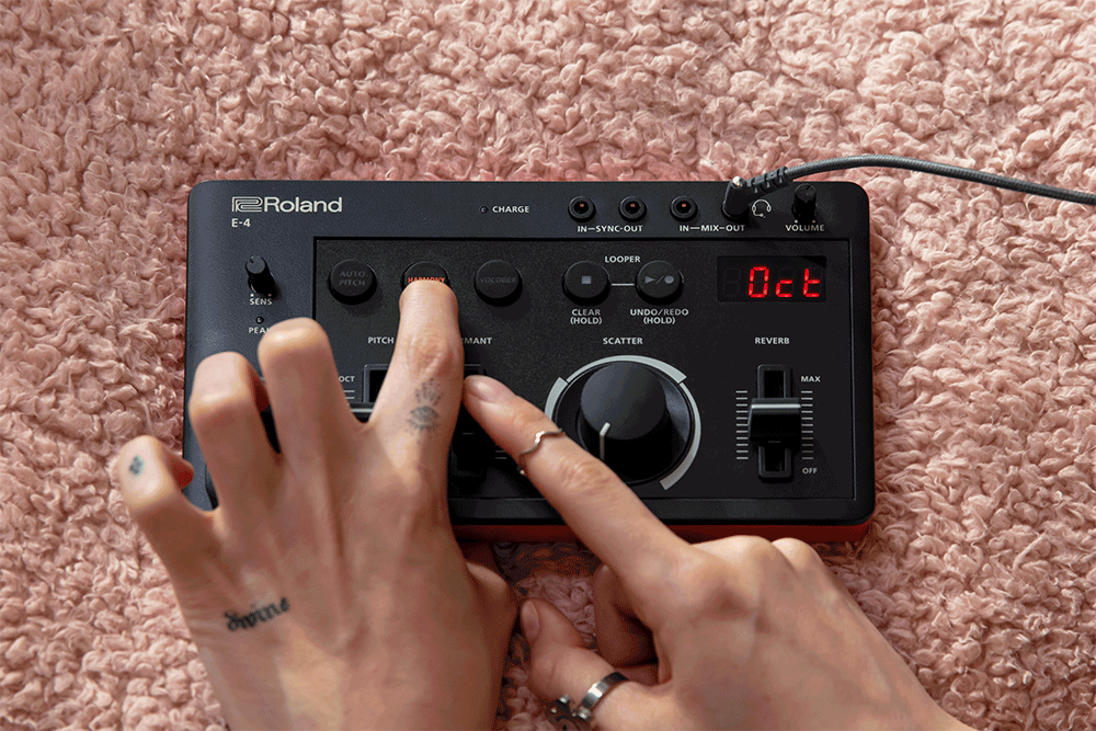 Вокальний процесор Roland E4