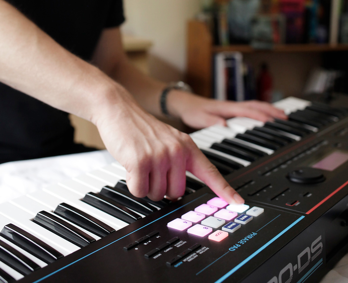 Синтезатор Roland Juno-DS76