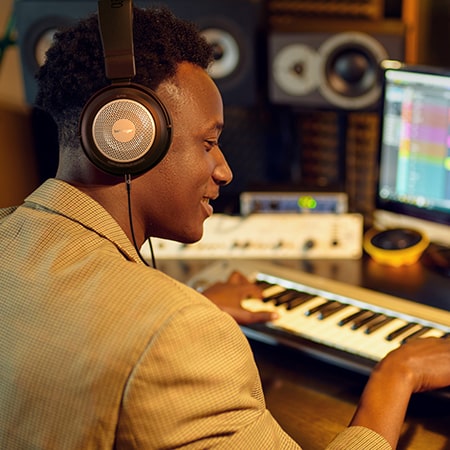 Навушники Behringer OMEGA