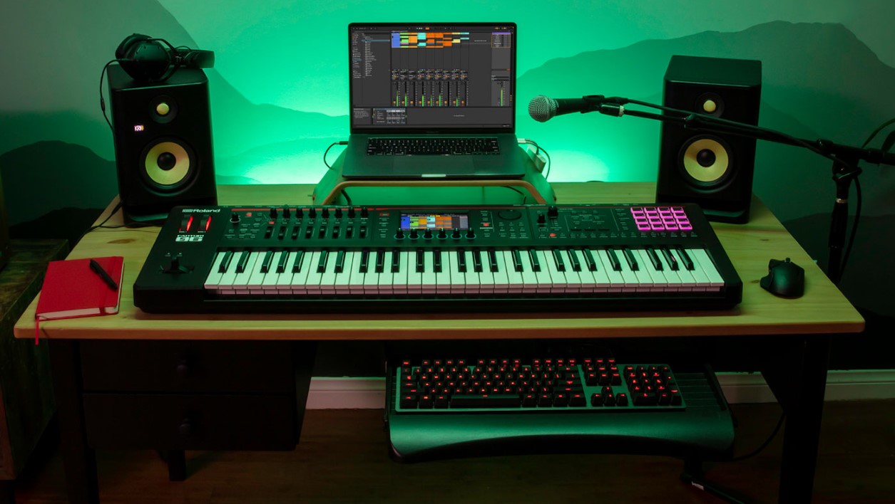 Робочая станция Roland FANTOM 06